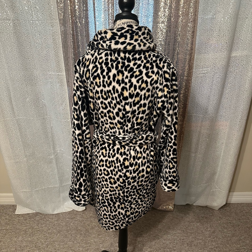Kate Spade New York Plush Wrap Robe - Picture 2 of 5